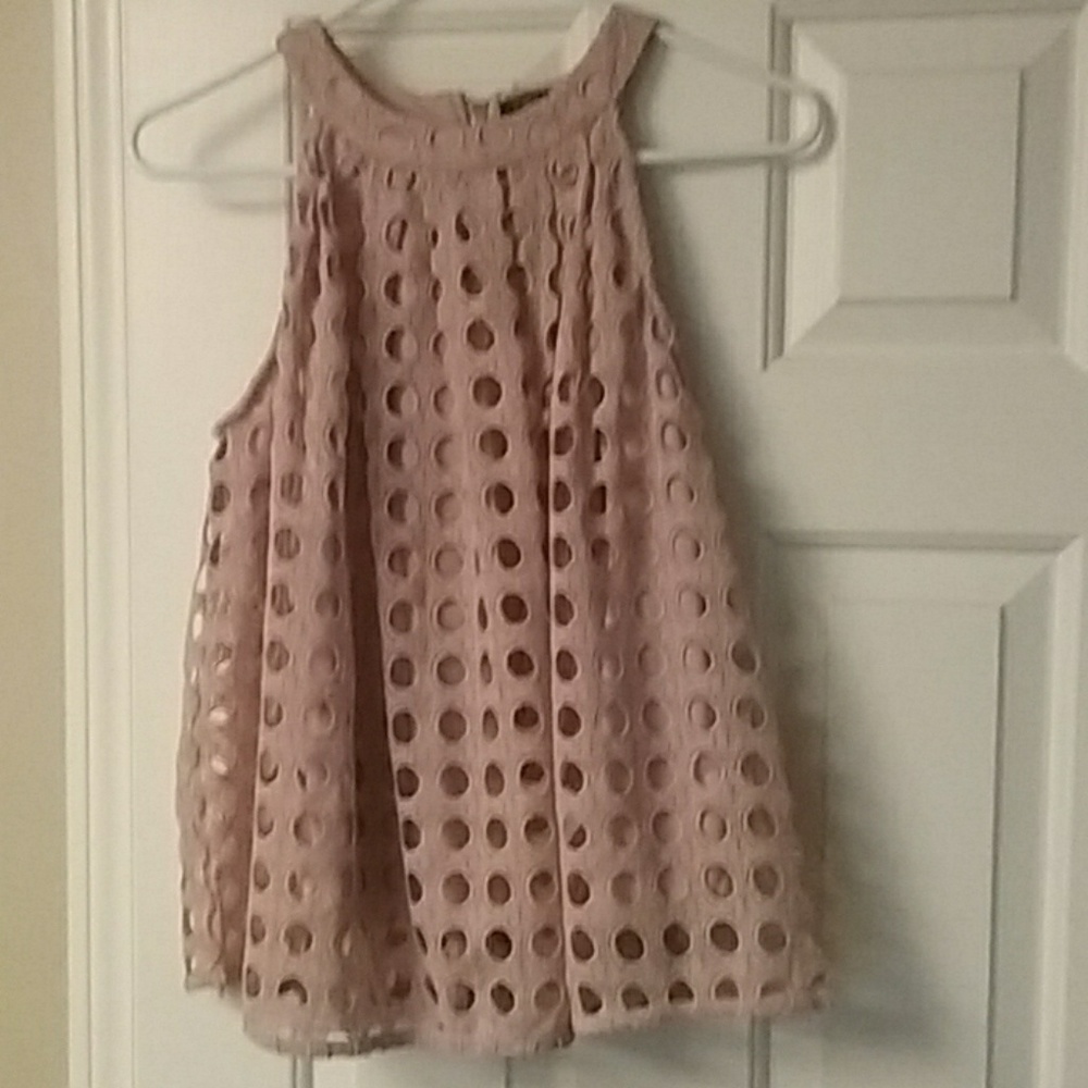 eyelet swing top